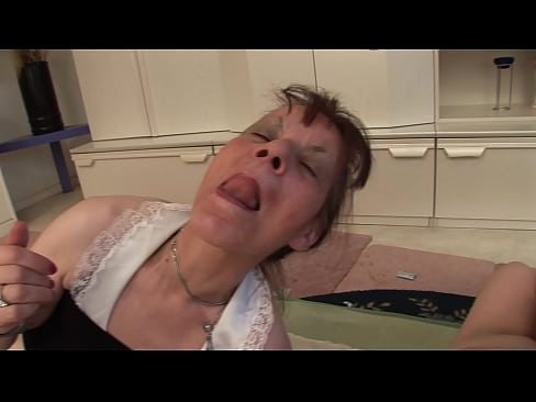 ❤️ To bestemødre og en bestefar har en trekant Superporno ved no.passionateembracespotlight.ru ﹏