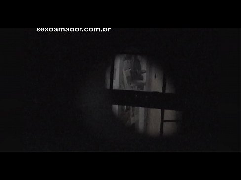 ❤️ Blondie blir i hemmelighet filmet av en nabolagsvoyeur gjemt bak hule murstein Superporno ved no.passionateembracespotlight.ru ﹏