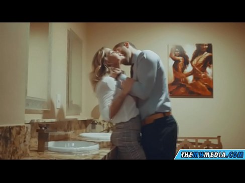 ❤️ Når en barmfagre blondine forfører deg på et offentlig toalett Superporno ved no.passionateembracespotlight.ru ﹏